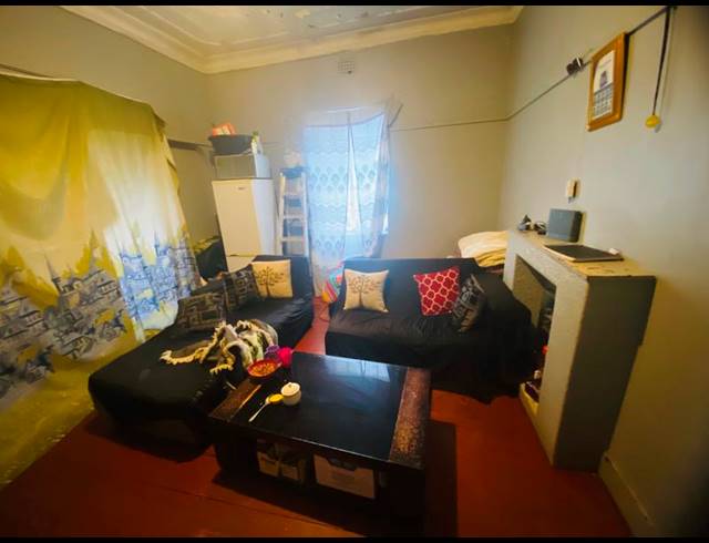 8 BEDROOM HOUSE FOR SALE IN ROSETTENVILLE